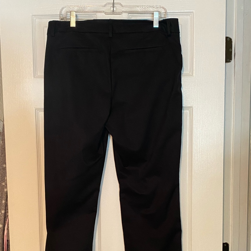 Lee Women Size 12 Relaxed Fit Straight Leg Midrise Black Pants